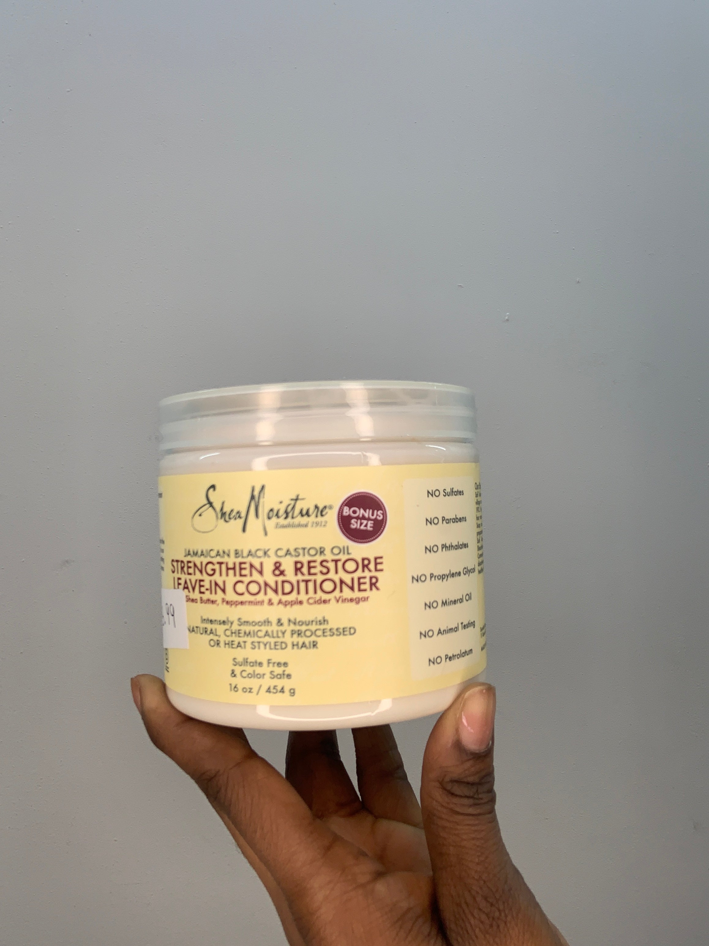 SHEA MOISTURE Strengthen and Restore Leave-In Conditioner